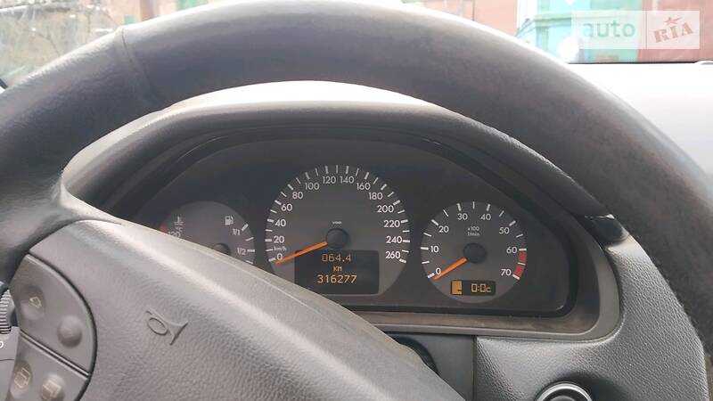 Седан Mercedes-Benz E-Class 2001 в Вінниці