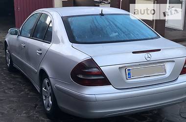 Седан Mercedes-Benz E-Class 2002 в Киеве