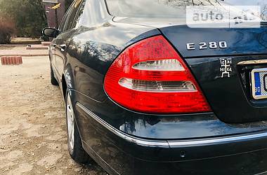 Седан Mercedes-Benz E-Class 2004 в Мелитополе