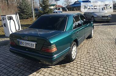 Седан Mercedes-Benz E-Class 1995 в Чорткове