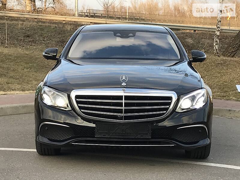 Седан Mercedes-Benz E-Class 2018 в Києві