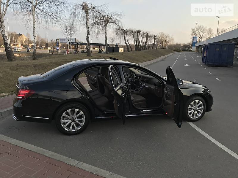 Седан Mercedes-Benz E-Class 2018 в Києві