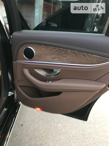 Седан Mercedes-Benz E-Class 2018 в Києві