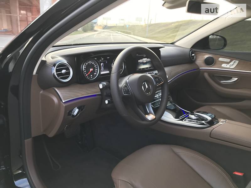 Седан Mercedes-Benz E-Class 2018 в Києві
