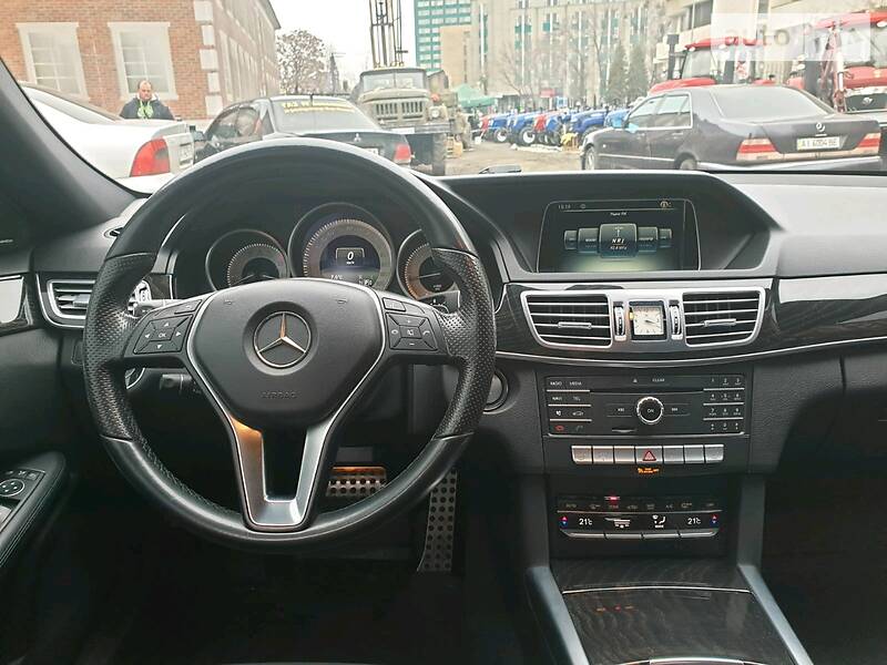 Седан Mercedes-Benz E-Class 2016 в Києві