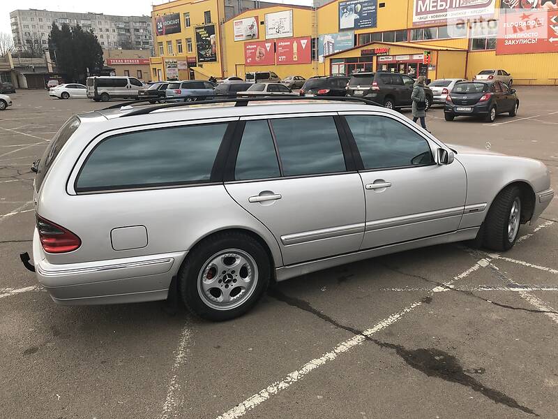 Універсал Mercedes-Benz E-Class 2001 в 