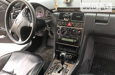Універсал Mercedes-Benz E-Class 2001 в 