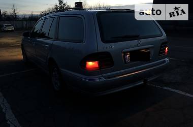 Універсал Mercedes-Benz E-Class 2001 в 