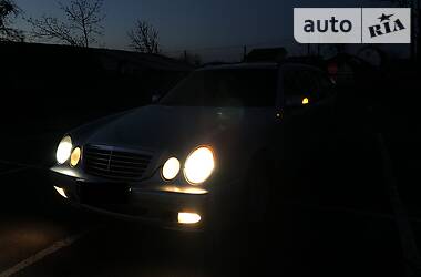 Універсал Mercedes-Benz E-Class 2001 в 