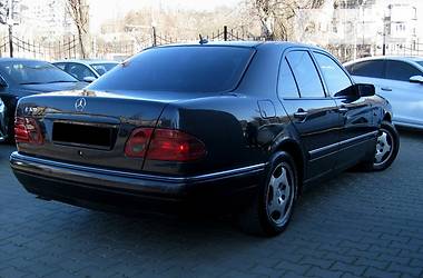 Седан Mercedes-Benz E-Class 1998 в 