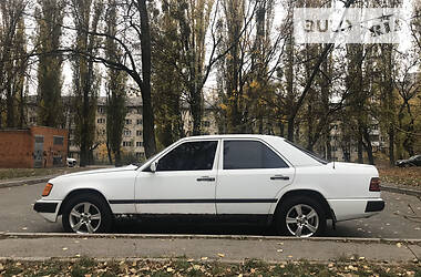 Седан Mercedes-Benz E-Class 1986 в 