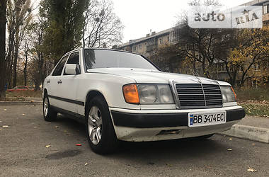 Седан Mercedes-Benz E-Class 1986 в 