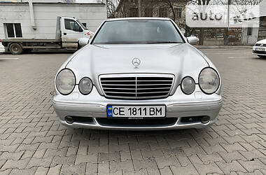 Седан Mercedes-Benz E-Class 2000 в 