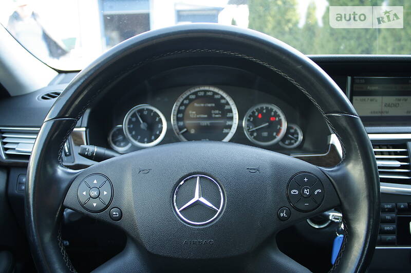 Седан Mercedes-Benz E-Class 2011 в Києві
