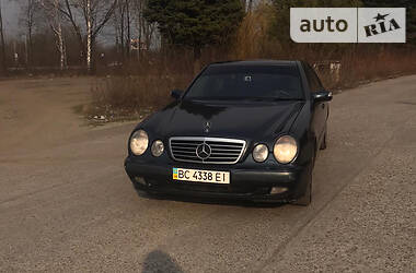 Седан Mercedes-Benz E-Class 2000 в 