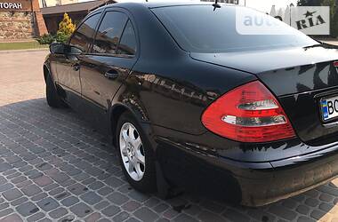 Седан Mercedes-Benz E-Class 2002 в 