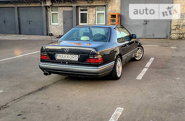 Купе Mercedes-Benz E-Class 1995 в Киеве