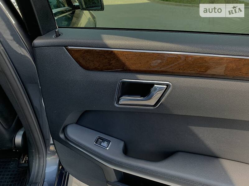 Універсал Mercedes-Benz E-Class 2011 в Івано-Франківську