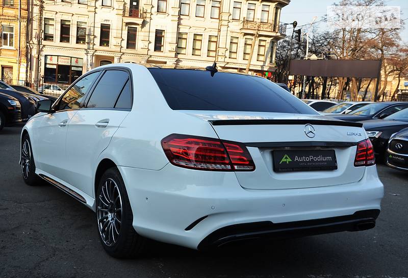 Седан Mercedes-Benz E-Class 2012 в Києві