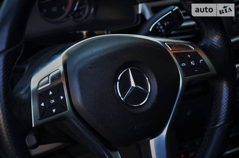 Седан Mercedes-Benz E-Class 2012 в Києві