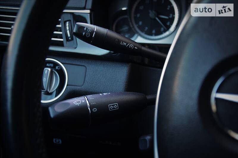 Седан Mercedes-Benz E-Class 2012 в Києві
