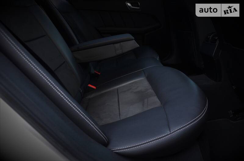 Седан Mercedes-Benz E-Class 2012 в Києві