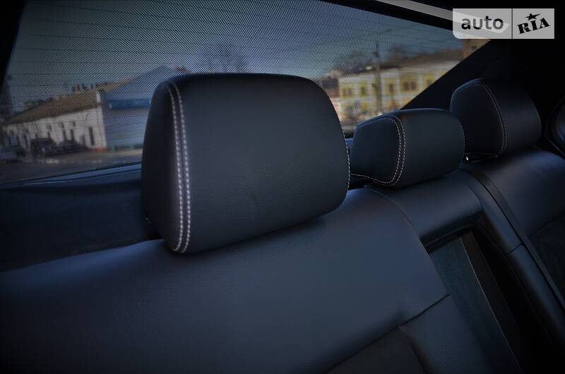 Седан Mercedes-Benz E-Class 2012 в Києві
