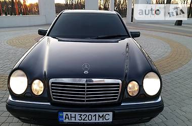 Седан Mercedes-Benz E-Class 2000 в 