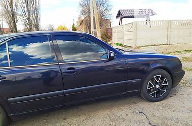 Седан Mercedes-Benz E-Class 2001 в 