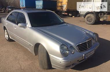Седан Mercedes-Benz E-Class 2000 в 