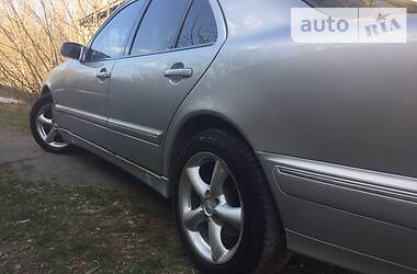 Седан Mercedes-Benz E-Class 2000 в 