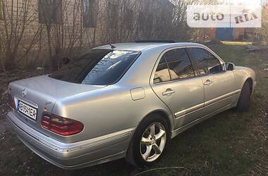Седан Mercedes-Benz E-Class 2000 в 