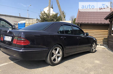 Седан Mercedes-Benz E-Class 2002 в 