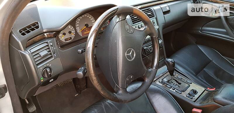 Седан Mercedes-Benz E-Class 2001 в Львове