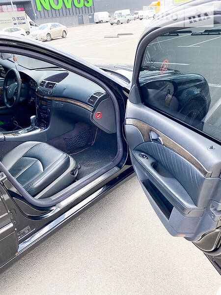 Седан Mercedes-Benz E-Class 2003 в Києві