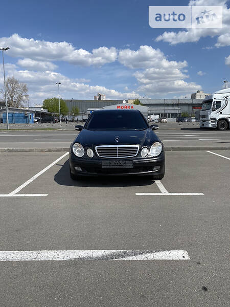 Седан Mercedes-Benz E-Class 2003 в Києві