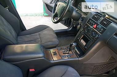 Седан Mercedes-Benz E-Class 2001 в 