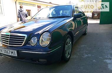 Седан Mercedes-Benz E-Class 2001 в 