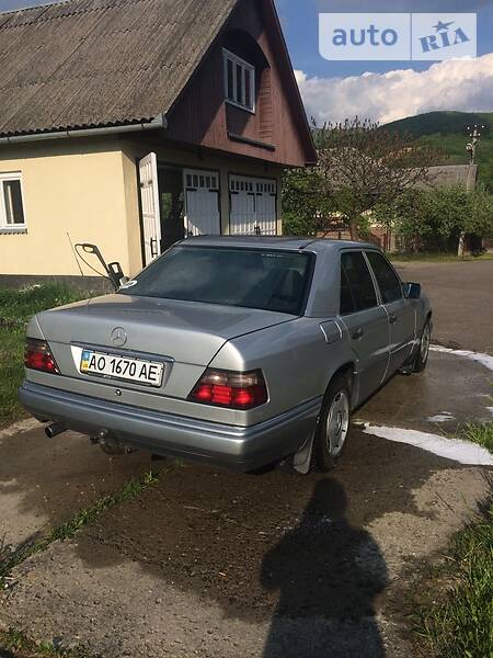 Седан Mercedes-Benz E-Class 1995 в Сваляві фото 6 Седан Mercedes-Benz E-Class 1995 в Сваляві