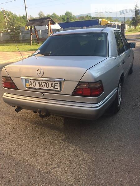 Седан Mercedes-Benz E-Class 1995 в Сваляві фото 69 Седан Mercedes-Benz E-Class 1995 в Сваляві