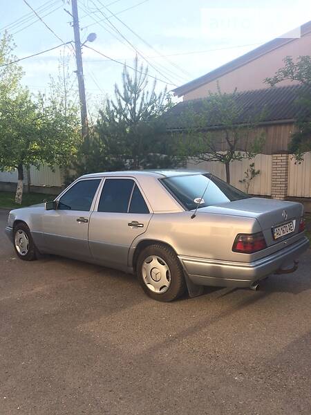 Седан Mercedes-Benz E-Class 1995 в Сваляві фото 82 Седан Mercedes-Benz E-Class 1995 в Сваляві