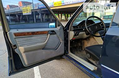 Седан Mercedes-Benz E-Class 1989 в 