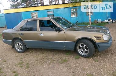 Седан Mercedes-Benz E-Class 1989 в 