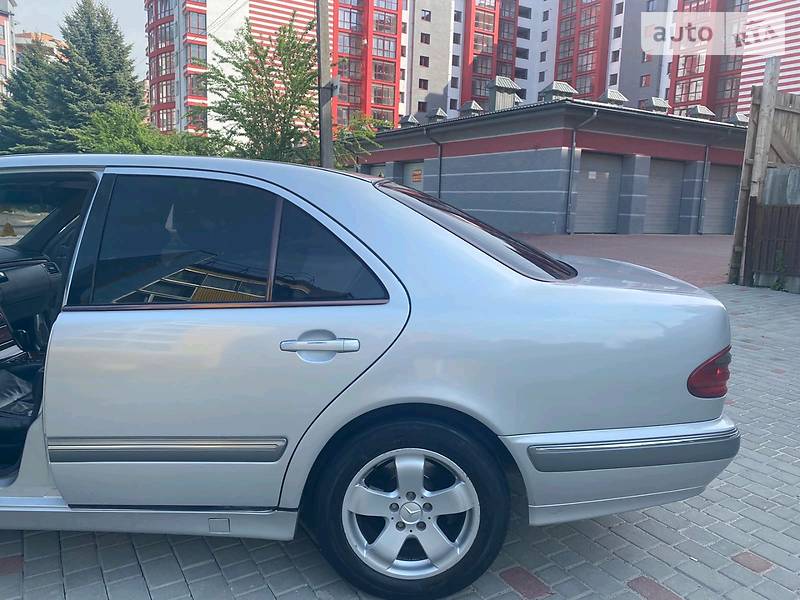 Седан Mercedes-Benz E-Class 2000 в Коломиї