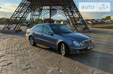 Седан Mercedes-Benz E-Class 2004 в 