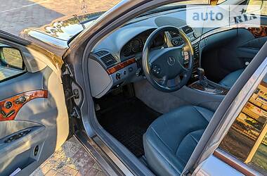 Седан Mercedes-Benz E-Class 2004 в 