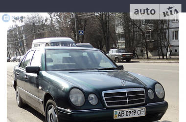 Седан Mercedes-Benz E-Class 1996 в Виннице