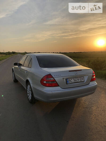Седан Mercedes-Benz E-Class 2003 в Львові фото 5 Седан Mercedes-Benz E-Class 2003 в Львові