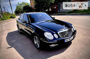 Седан Mercedes-Benz E-Class 2004 в 