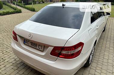 Седан Mercedes-Benz E-Class 2011 в Луцке